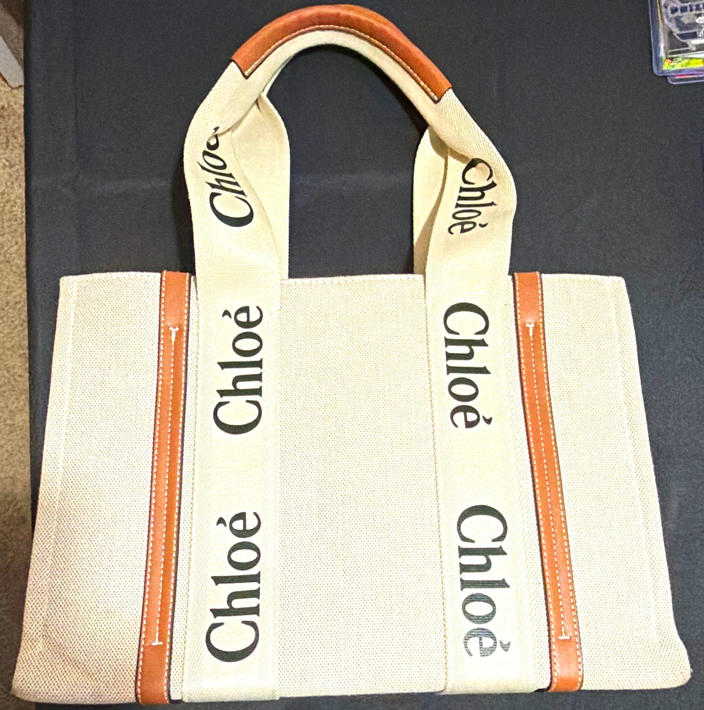 Chloé Woody Logo Tote Bag Beige/Brown Top Handle Women’s Rectangle $1600 Retail Chloé Woody Logo Tote Bag Beige/Brown Top Handle Women’s Rectangle $1600 Retail