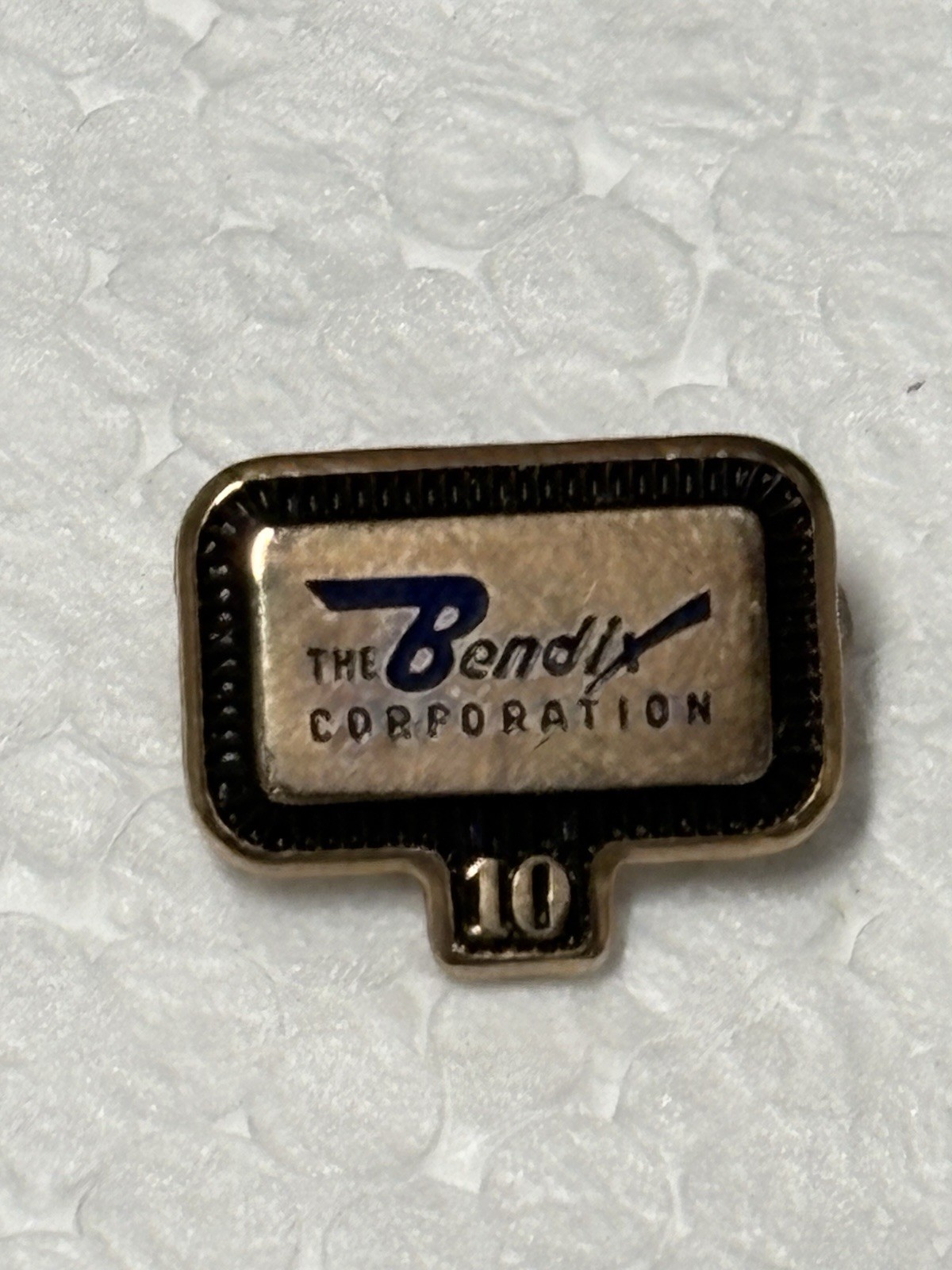BENDIX CORPORATION 10 YEAR GOLD FILL PIN BENDIX CORPORATION 10 YEAR GOLD FILL PIN