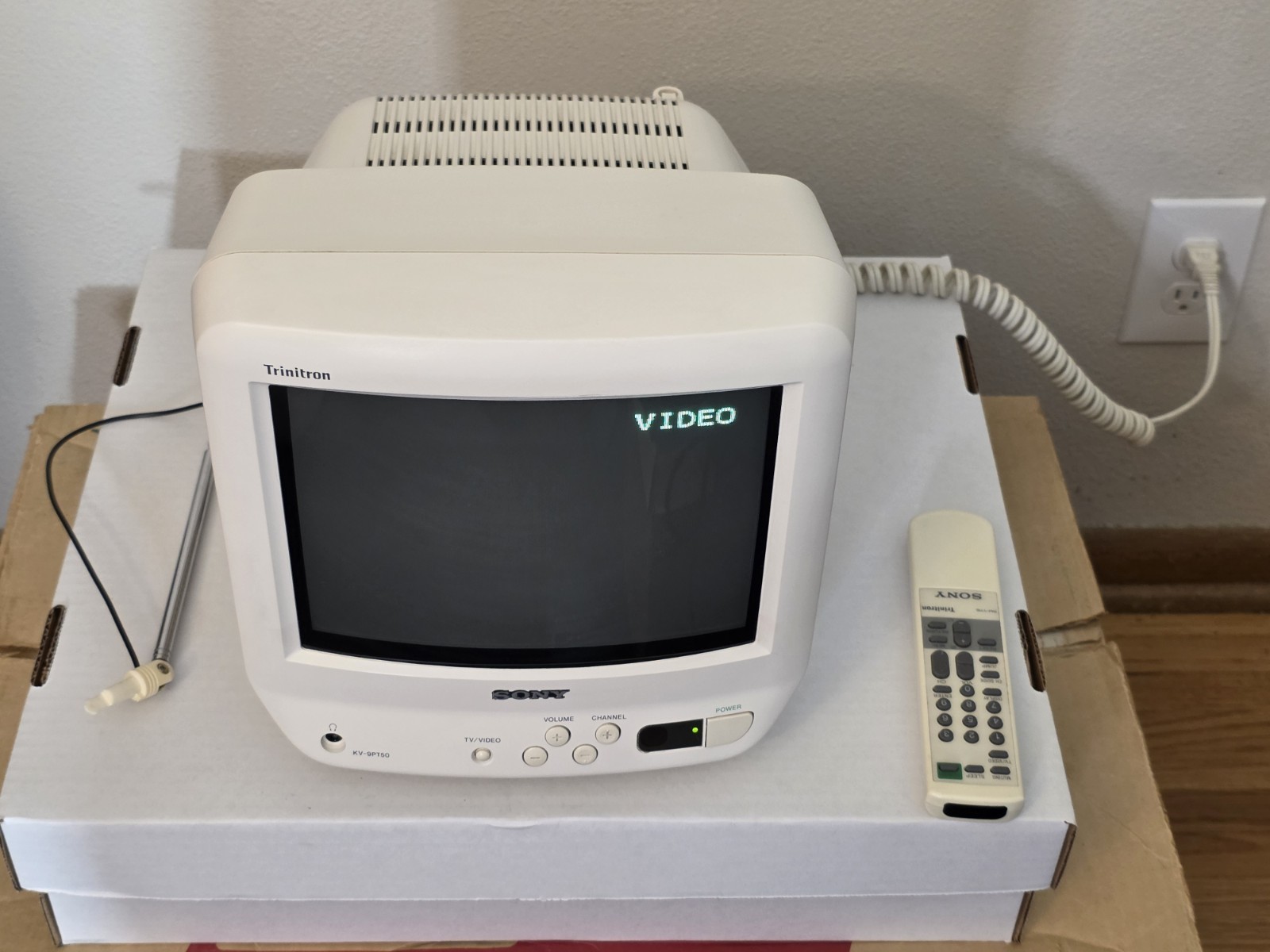 SONY Trinitron KV-9PT50 9