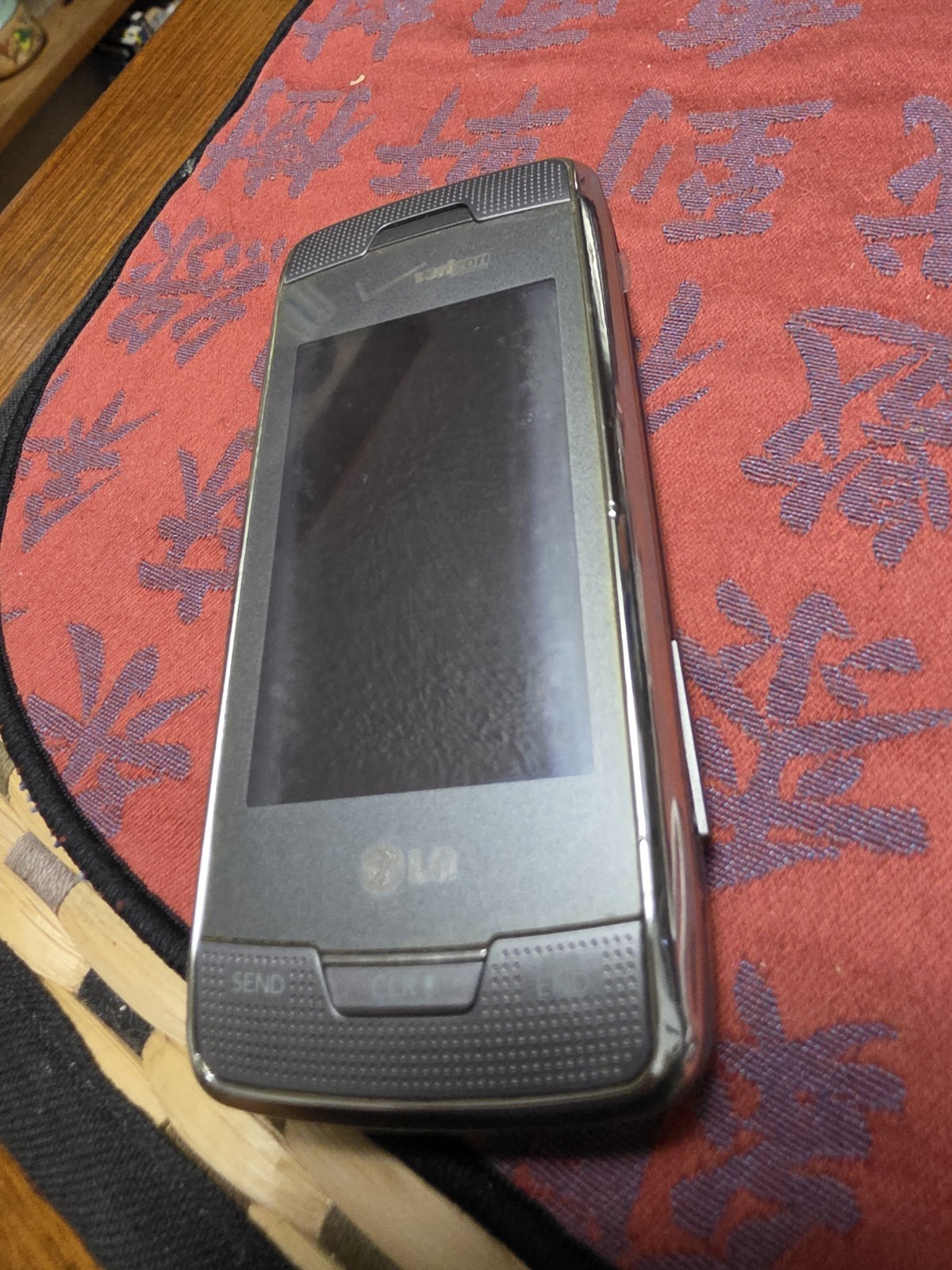 LG Voyager VX10000S gray untested storage unknown used condition LG Voyager VX10000S gray untested storage unknown used condition