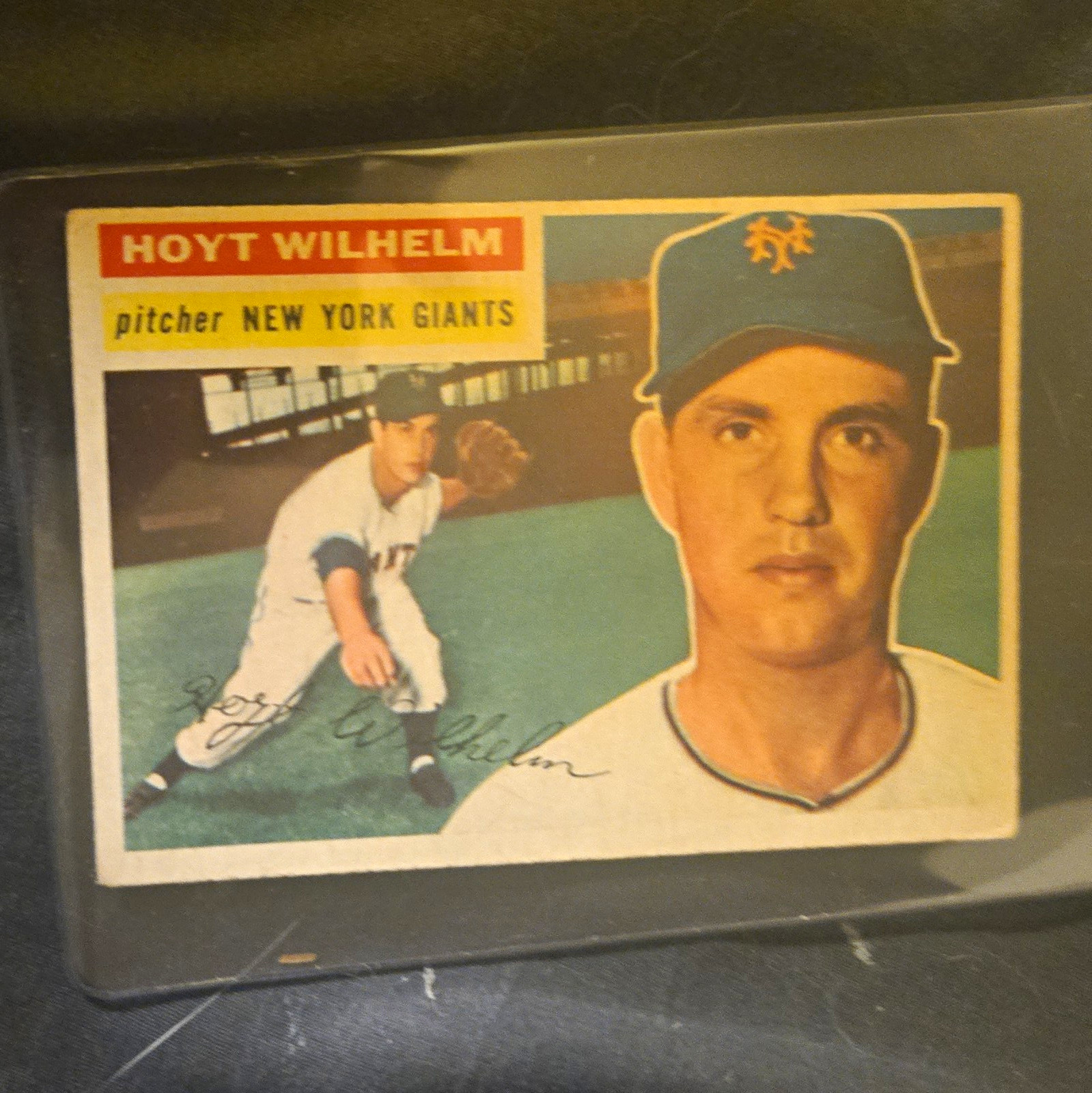 1956 Topps - Hoyt Wilhelm #307 (New York Giants) Baseball Card Base Set 1956 Topps - Hoyt Wilhelm #307 (New York Giants) Baseball Card Base Set