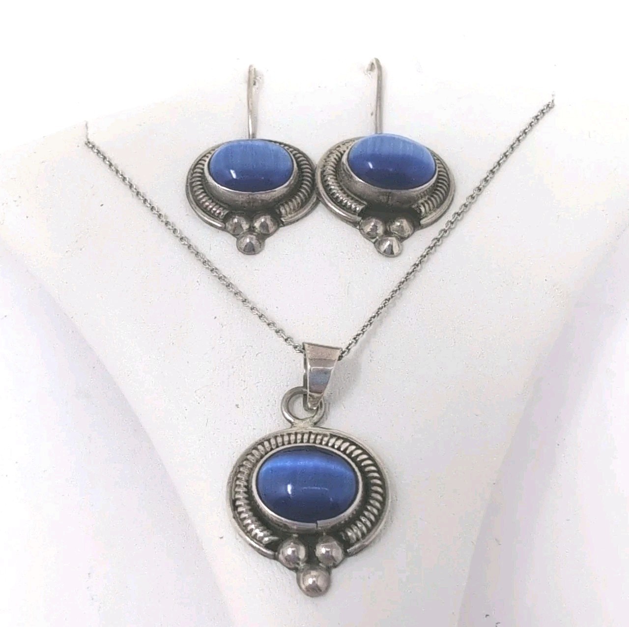 ATI Vtg Mexican Sterling Silver 925 Necklace Earrings Set Blue Cat Eye Glass ATI Vtg Mexican Sterling Silver 925 Necklace Earrings Set Blue Cat Eye Glass