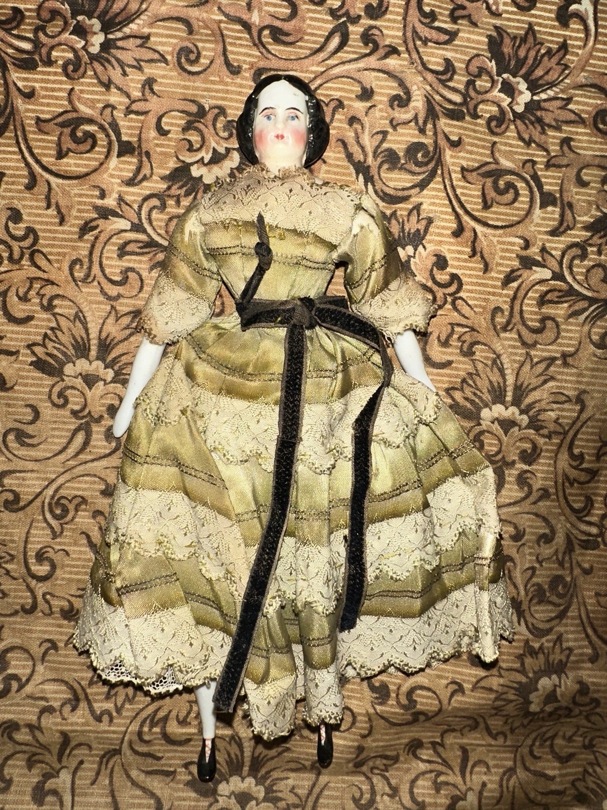 Antique Mid 19th Century China Head Dollhouse Doll