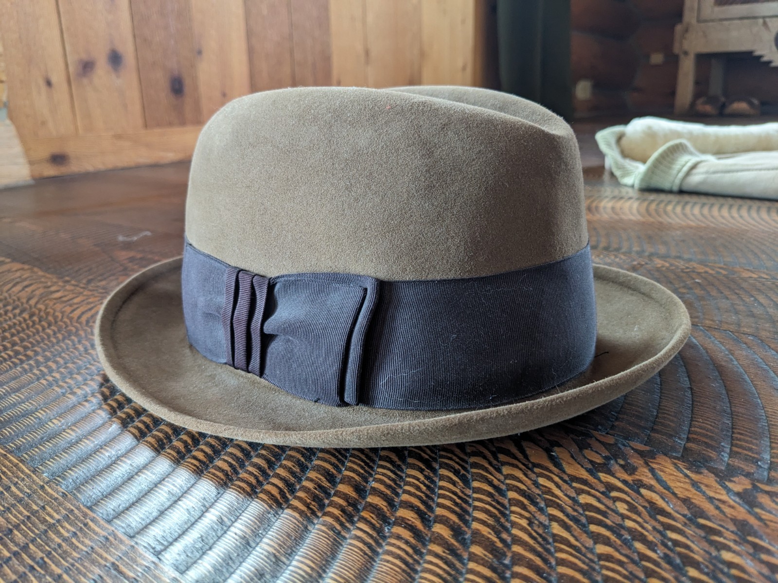 Vintage Dobbs Fifth Ave brown Wool Fedora Vintage Dobbs Fifth Ave brown Wool Fedora