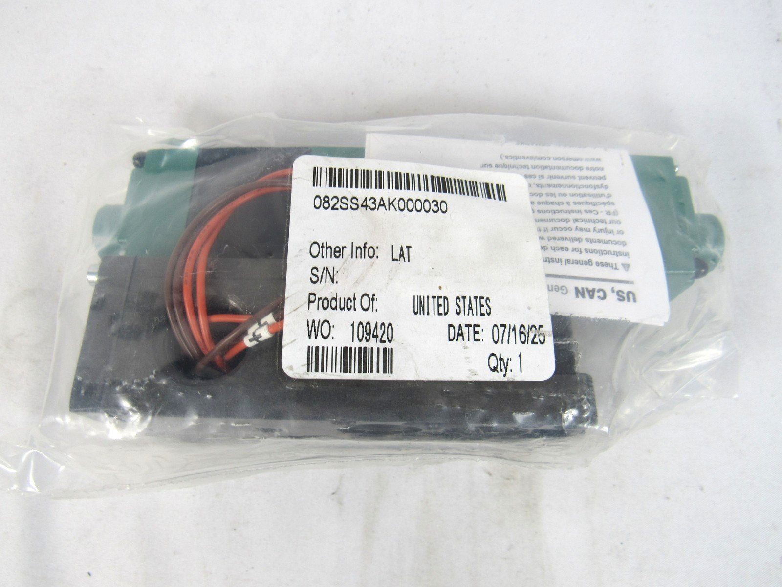 Numatics Solenoid Valve With Manifold Block 082SS43AK000030 New Sealed