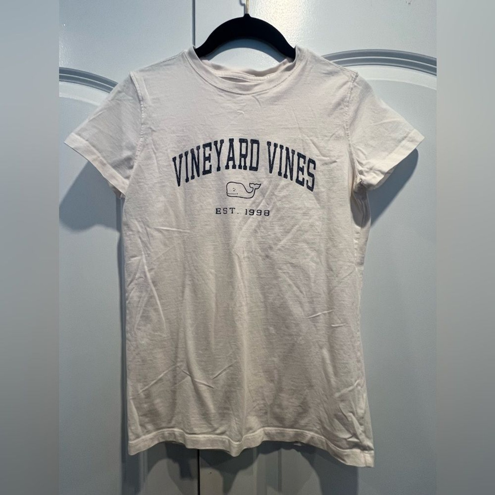 Vineyard Vines Women\'s White Logo Tee Vineyard Vines Women\'s White Logo Tee