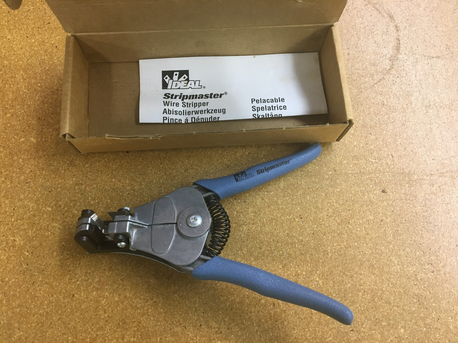 IDEAL Industries 45-097 Stripmaster Wire Stripper, #16 to #26 AWG   BRAND NEW