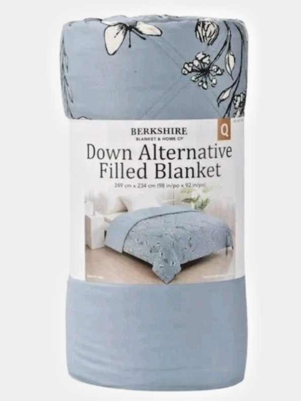 Berkshire Herringbone Down Alternative Filled Blanket Queen Size 98 Berkshire Herringbone Down Alternative Filled Blanket Queen Size 98