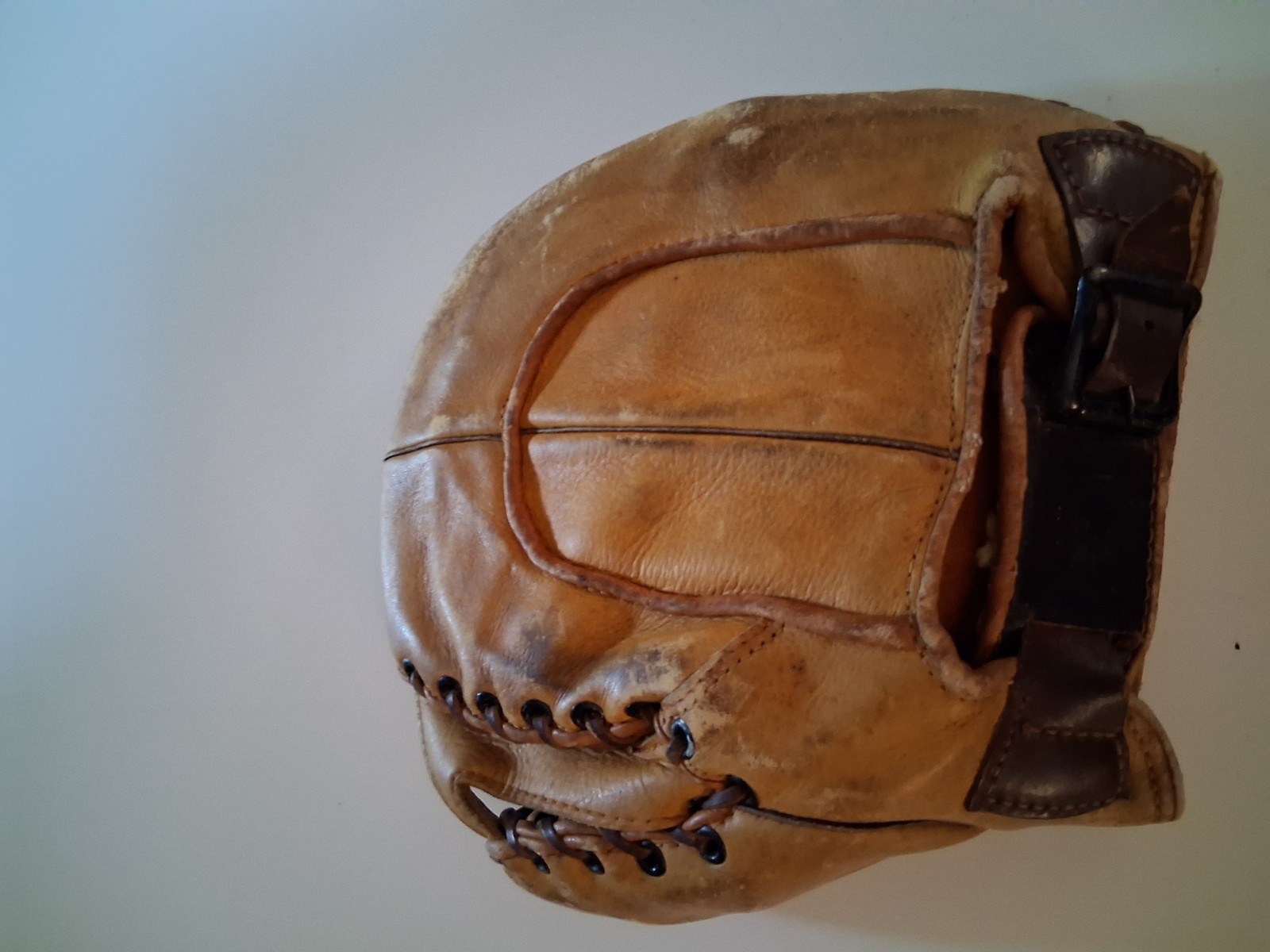 Vintage Catchers Mitt Babe Dahlgren By Watkins Cotterll Co. No. BM75RH Vintage Catchers Mitt Babe Dahlgren By Watkins Cotterll Co. No. BM75RH