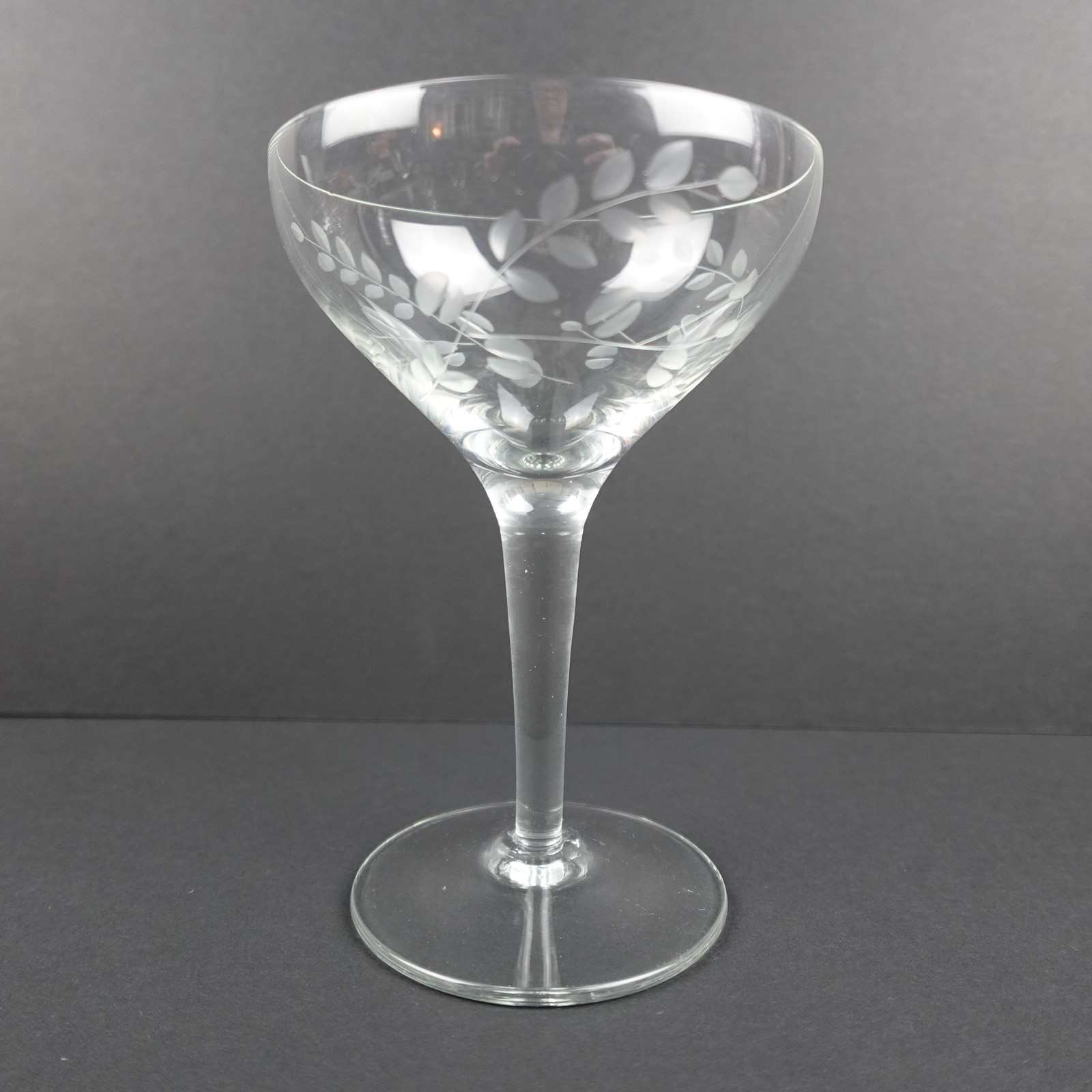 Vintage Etched Leaf Clear Glass Coupe Cocktail Martini Champagne Glass Vintage Etched Leaf Clear Glass Coupe Cocktail Martini Champagne Glass