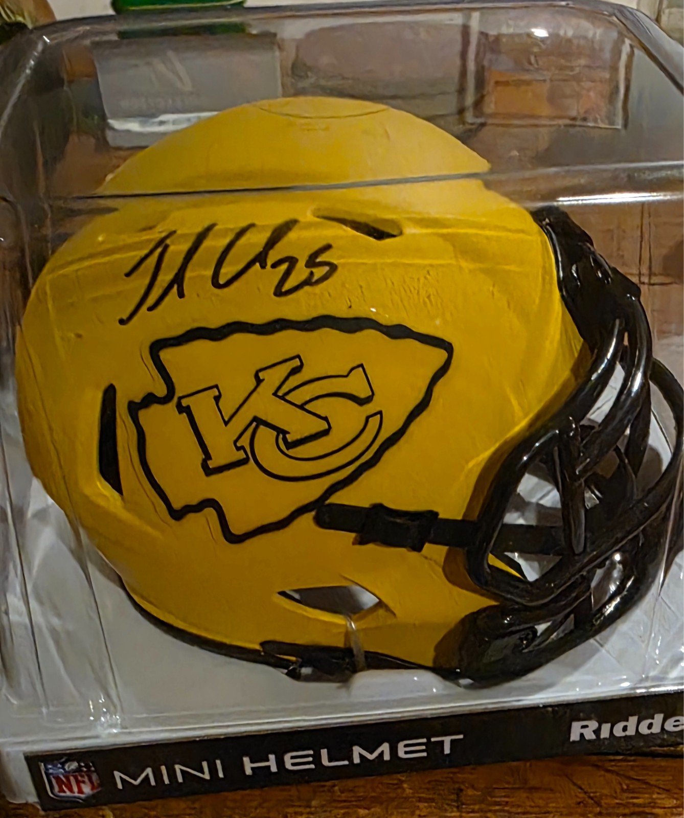 Chiefs superstar Jamaal Charles signed ALT mini helmet (Authenicated by BAS)