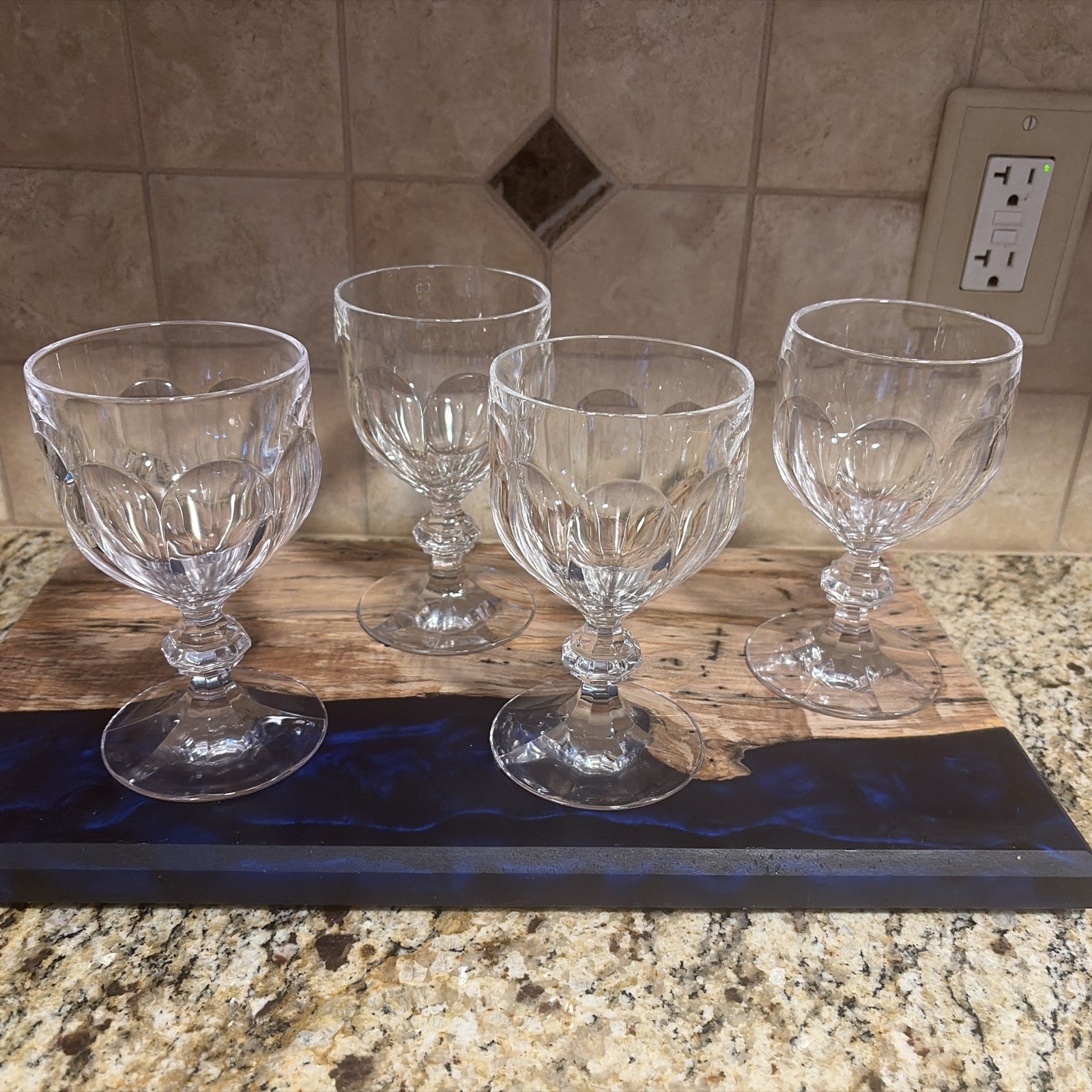 VILLEROY AND BOCH WATER GOBLETS 6 IN SET OF 4