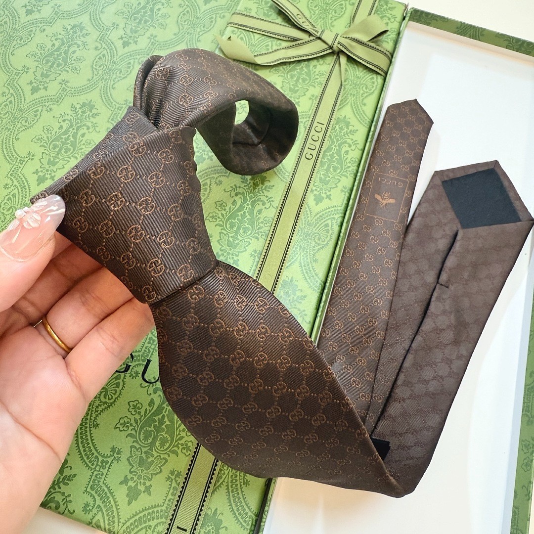 Authentic Gucci Tie Mens GG Authentic Gucci Tie Mens GG