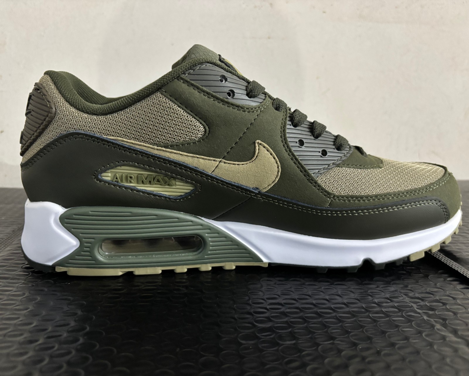 Men Nike Air Max 90 Running Shoe Sneaker NO BOX US 9.5 Men Nike Air Max 90 Running Shoe Sneaker NO BOX US 9.5