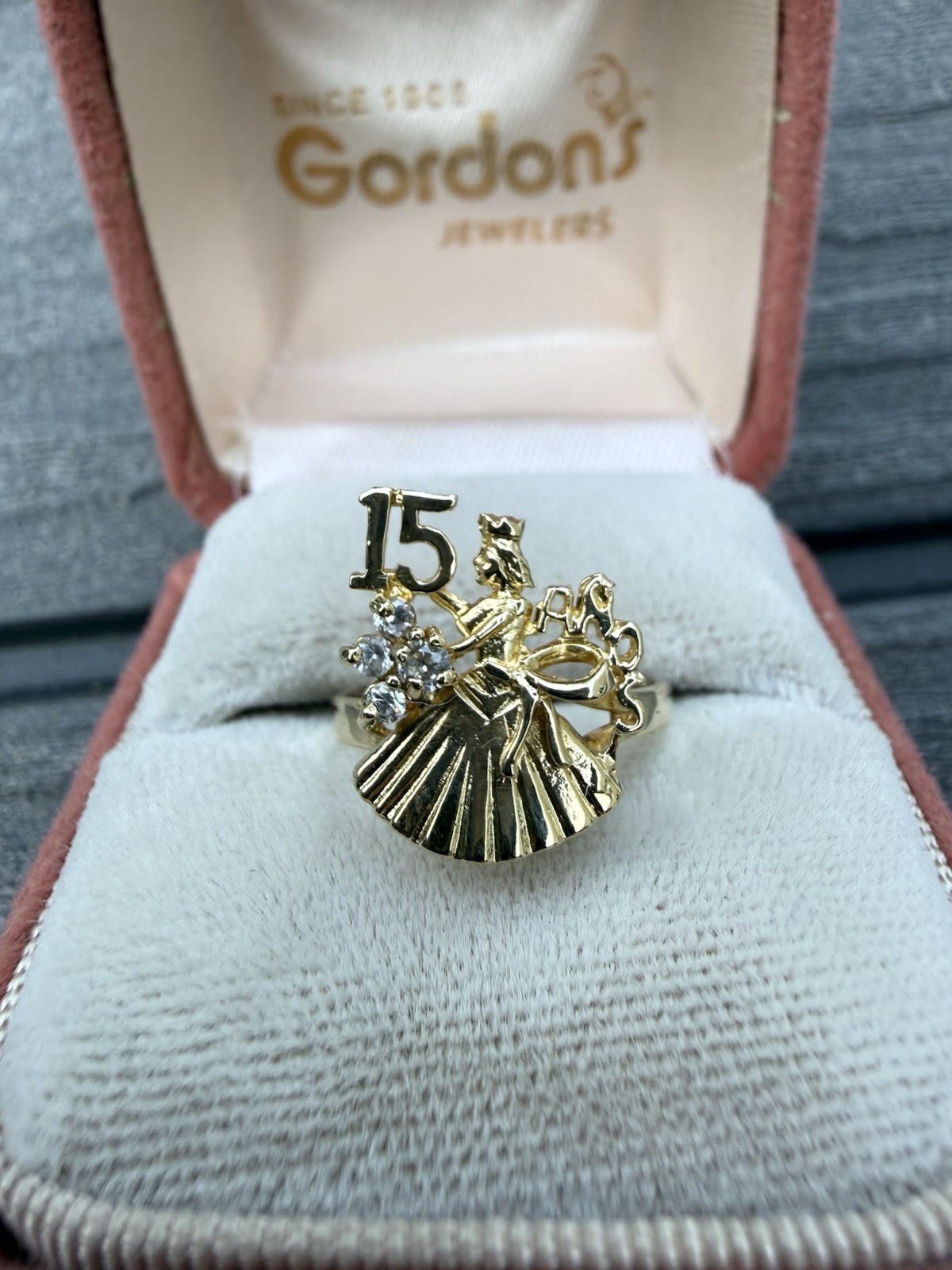 Vintage 10k Yellow Gold Figural Princess Quinceañera 15th Birthday Ring Sz 5.5 Vintage 10k Yellow Gold Figural Princess Quinceañera 15th Birthday Ring Sz 5.5