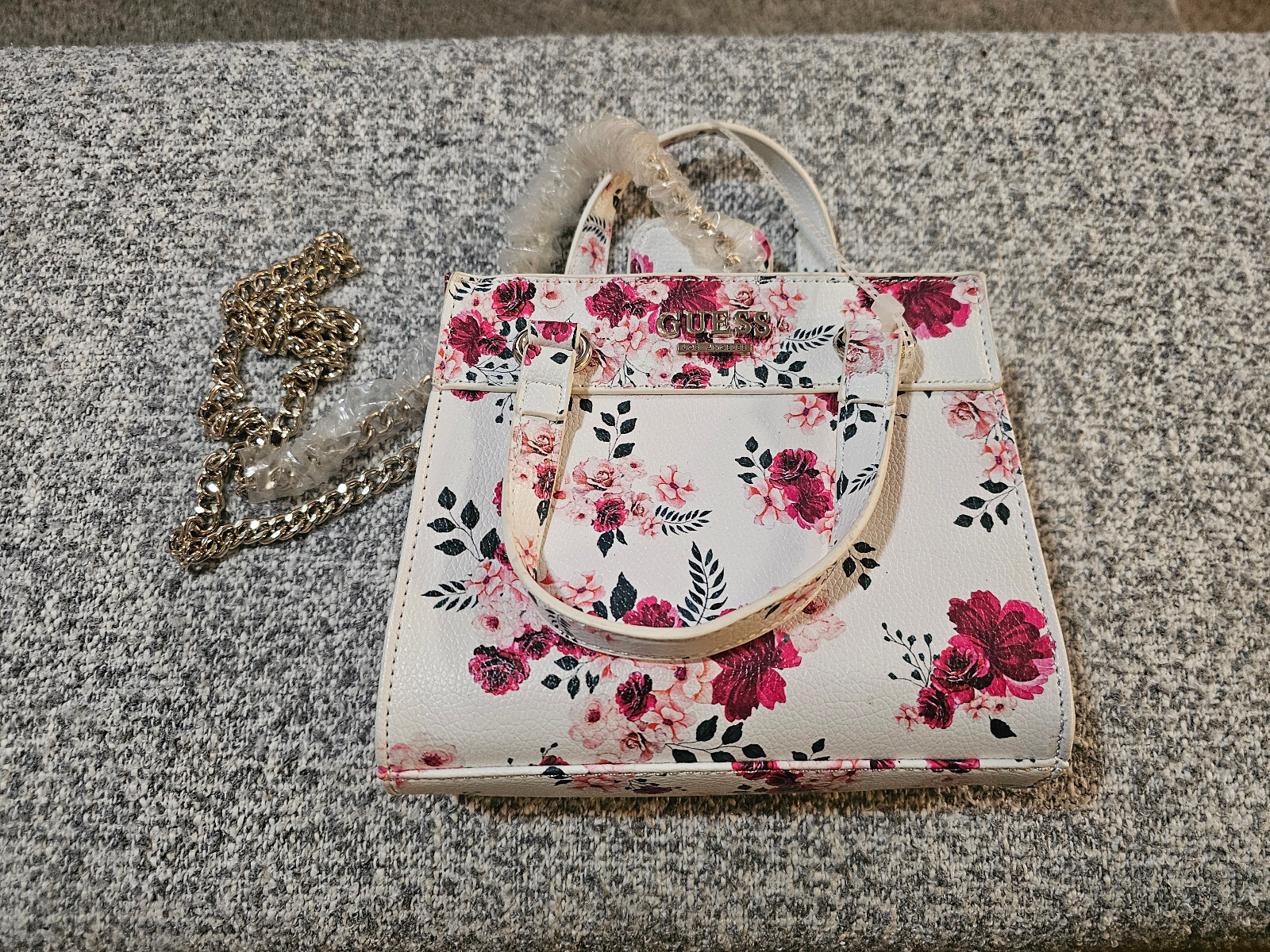 Guess FLORAL Handbag Purse Crossbody Shoulder Hand Bag small Satchel. NEW NO TAG Guess FLORAL Handbag Purse Crossbody Shoulder Hand Bag small Satchel. NEW NO TAG