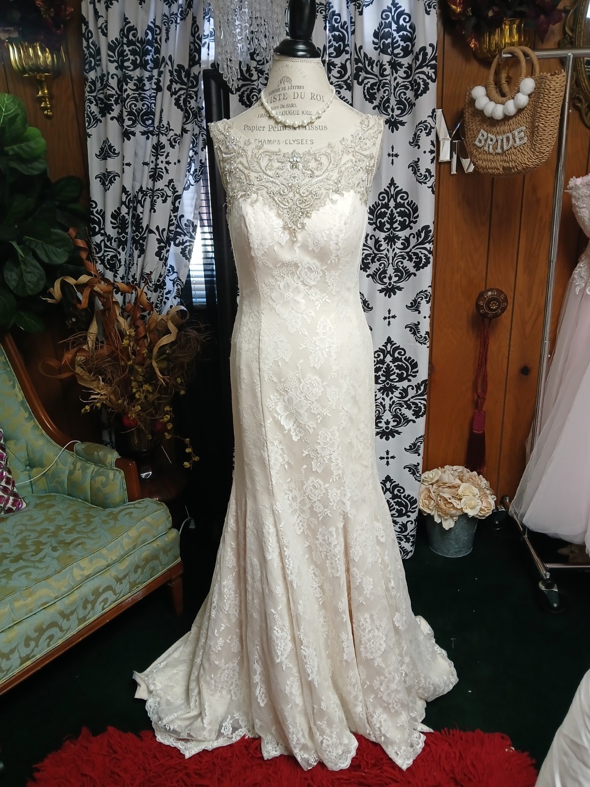Casablanca Bridal Ivory Lace Bedazzled Illusion Mermaid Wedding Dress Size 10