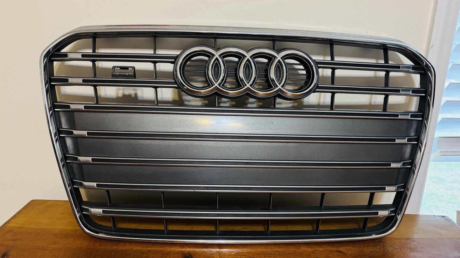 OEM AUDI A5 S5 Front RADIATOR GRILLE PLATINUM GREY 8T0853651P 8T0853651Q as is