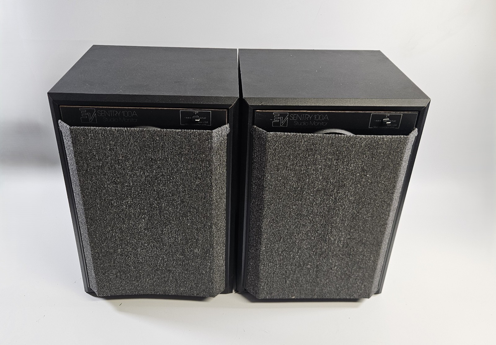 Pair of EV Electro-Voice Sentry 100A Studio Monitor Speakers WORKS [READ DESC]