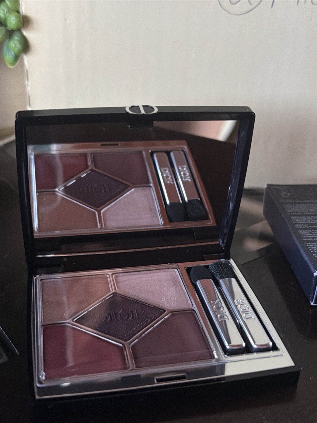 Authentic Dior Diorshow 5 Couleurs 183 Plum Tutu Eyeshadow Palette New In Box Authentic Dior Diorshow 5 Couleurs 183 Plum Tutu Eyeshadow Palette New In Box