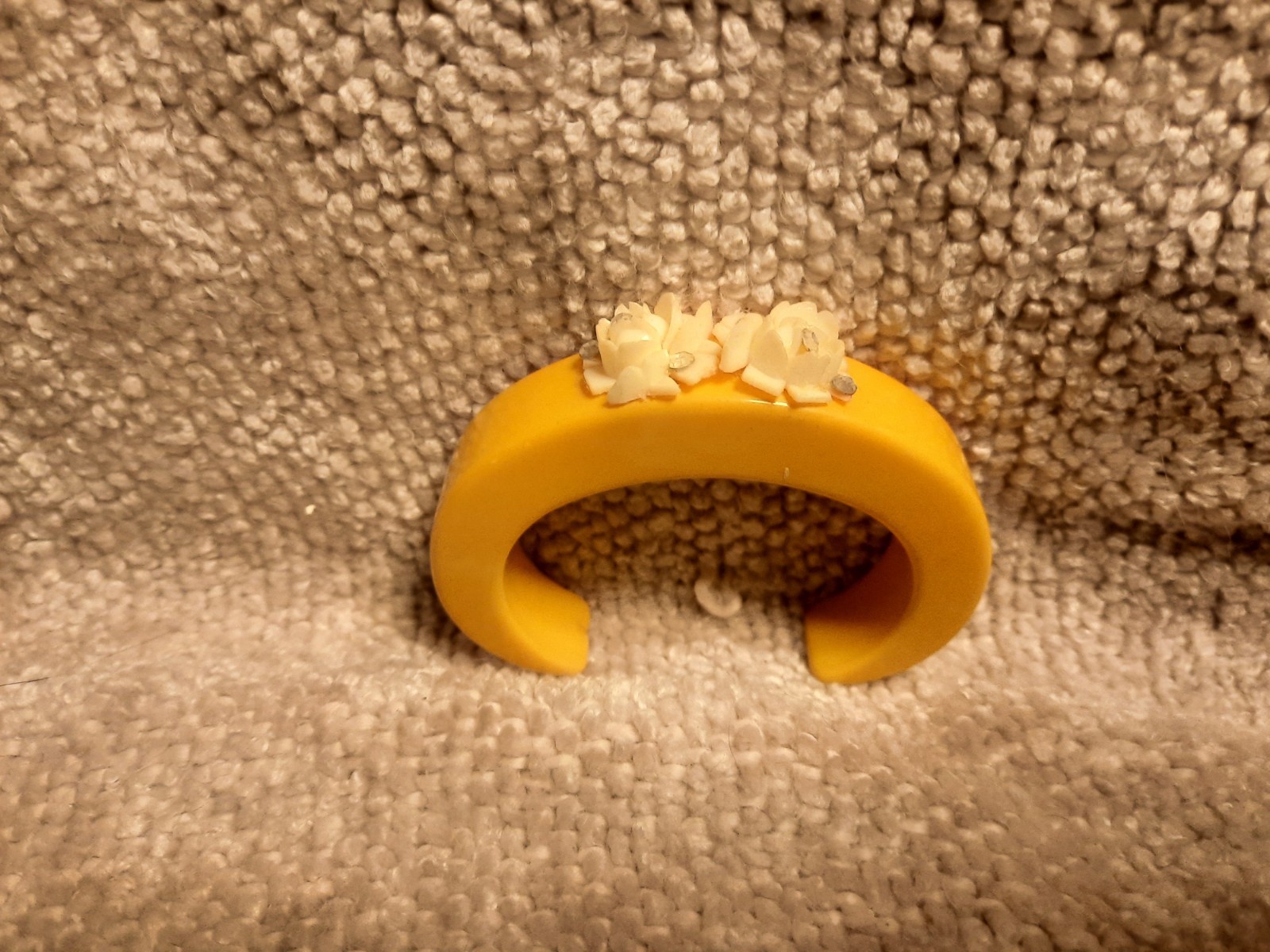 Vintage Bakelite Bracelet Floral Jeweled butterscotch Vintage Bakelite Bracelet Floral Jeweled butterscotch
