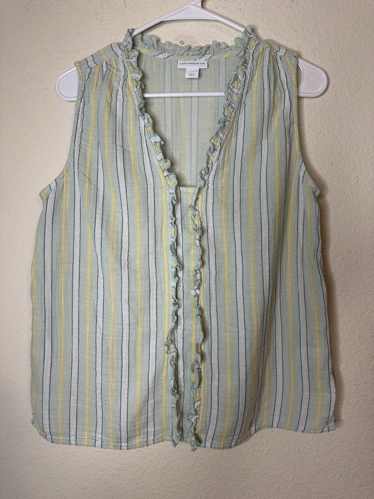 EUC Women’s Liz Claiborne Sleeveless Ruffle Trim Striped Top Yellow/Blue Medium EUC Women’s Liz Claiborne Sleeveless Ruffle Trim Striped Top Yellow/Blue Medium