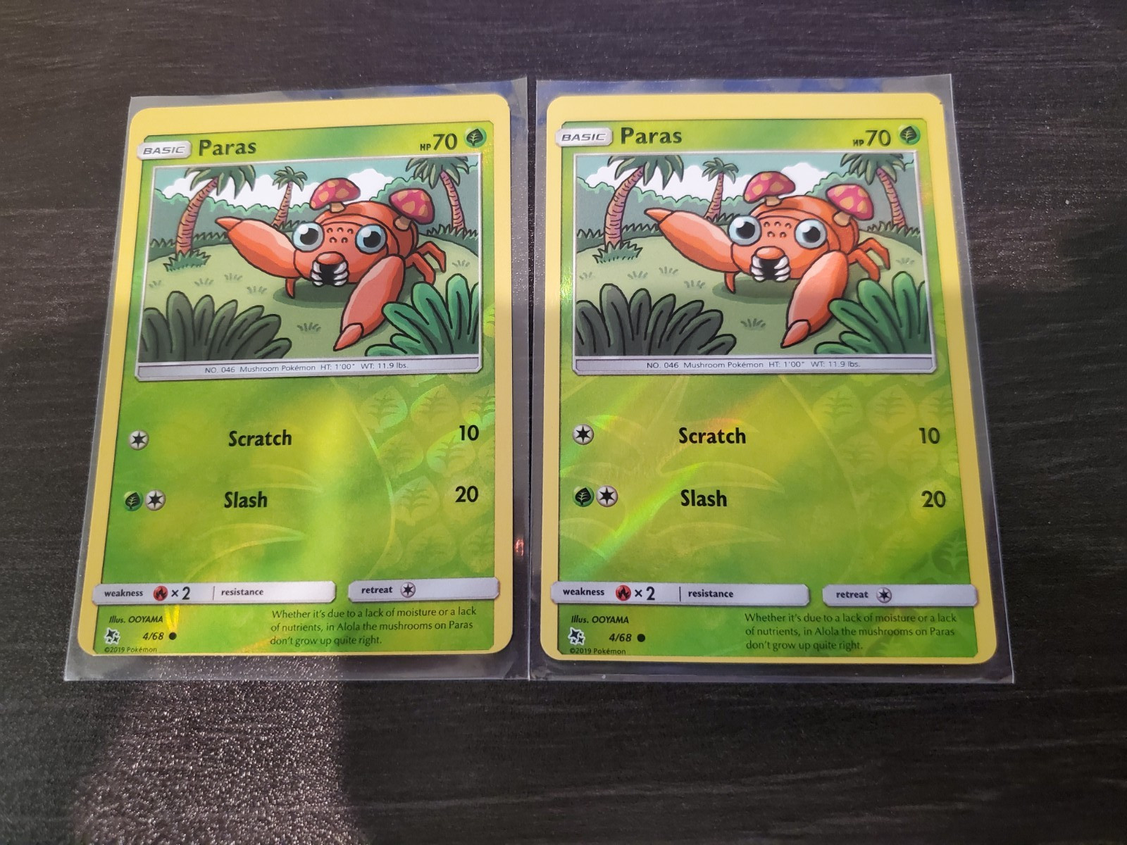 MISCUT Pokemon Paras Reverse Foil Pair Error Black Dot