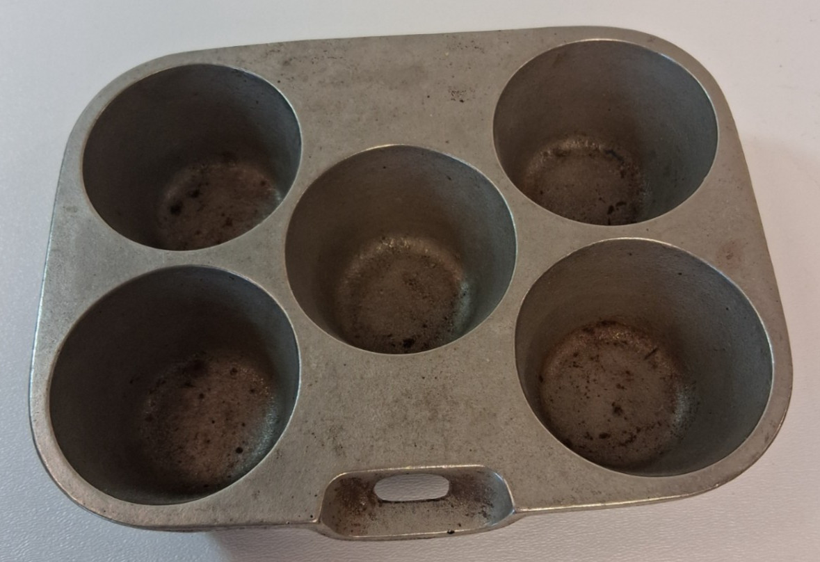 Vintage Wagner Ware Cast Iron 5 Popover Gem Pan #1335 Style Q Nickel Plated Vintage Wagner Ware Cast Iron 5 Popover Gem Pan #1335 Style Q Nickel Plated
