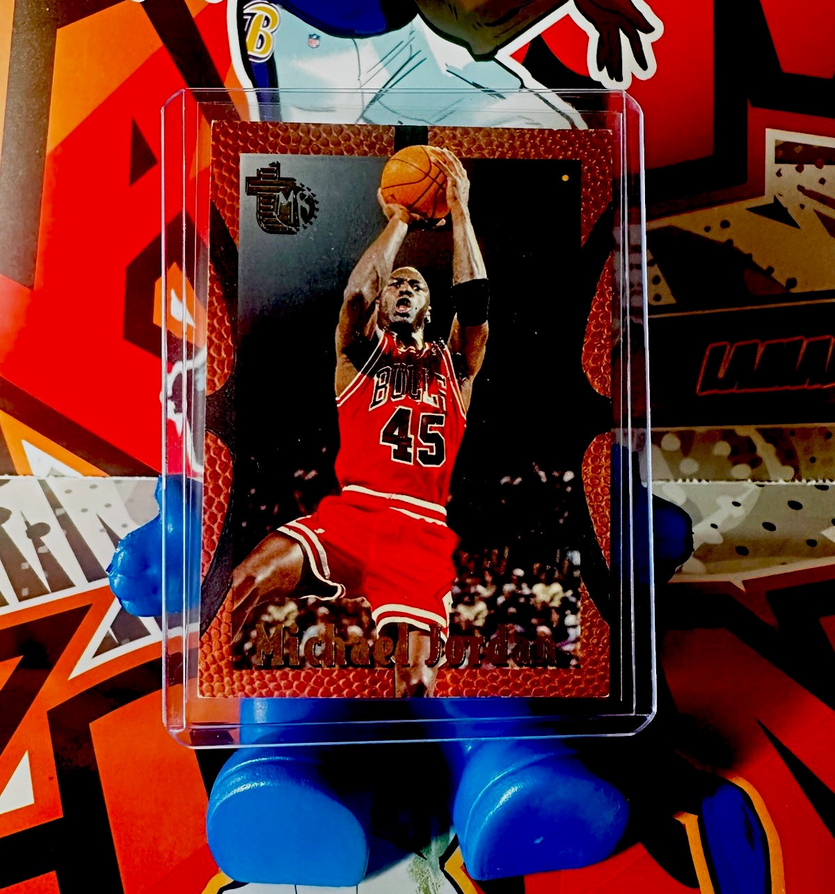 Topps 1994-95 Topps Embossed Michael Jordan Chicago Bulls #121 Base Set