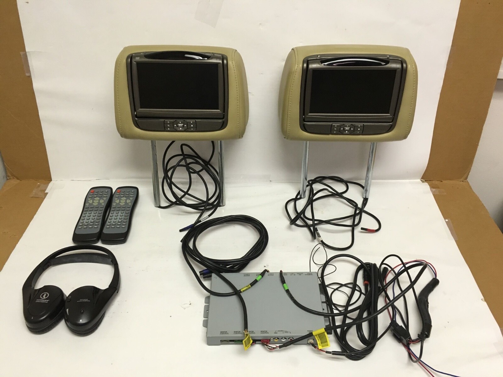 2007-2015 Audi Q7  Invision SL 7” Digital Monitor ENTERTAINMENT SYSTEM  PACKAGE