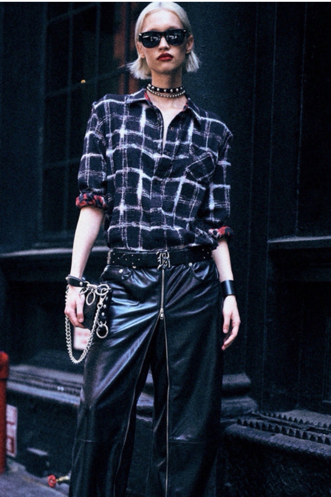 R13 REVERSIBLE SHREDDED SEAM SHIRT $ 895 Size M R13 REVERSIBLE SHREDDED SEAM SHIRT $ 895 Size M