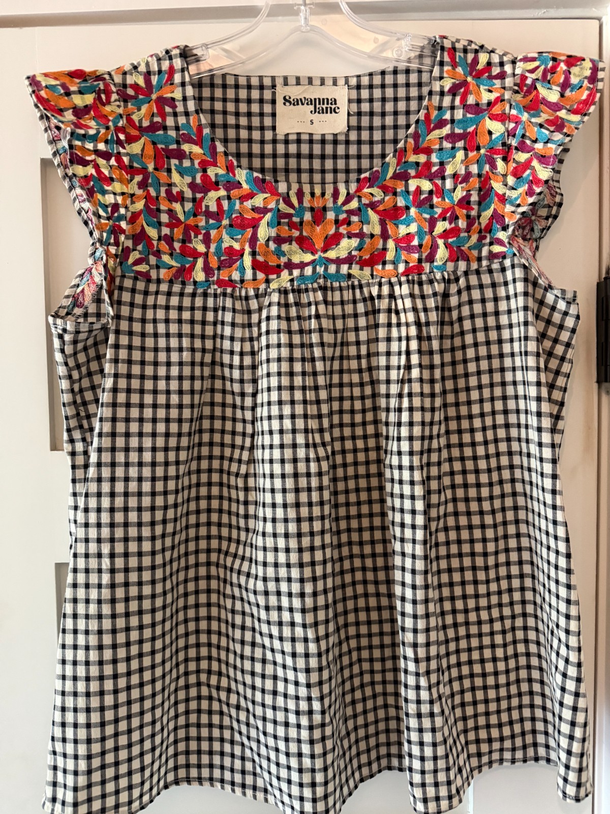 Savanna Jane Blouse embroidered w/ cap sleeves Sz Small