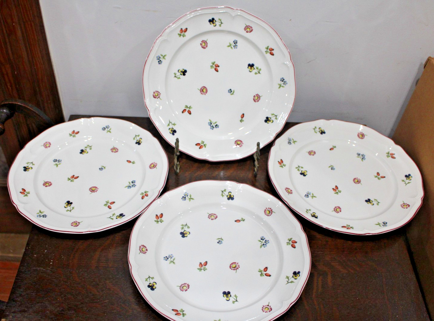 4 VILLEROY & BOCH LUXEMBOURG PETITE FLEUR 10 1/2