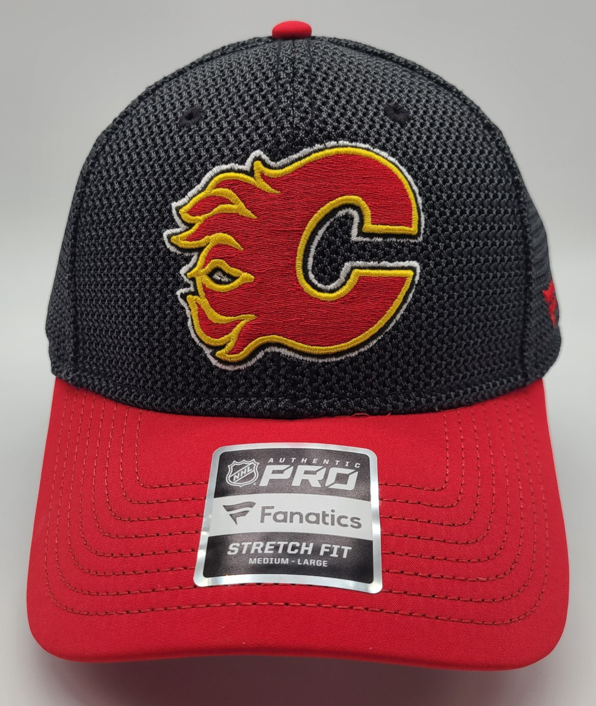 NWT Calgary Flames Gray Fanatics Pro Stretch Fit Size M/L Hat Cap Mesh Back