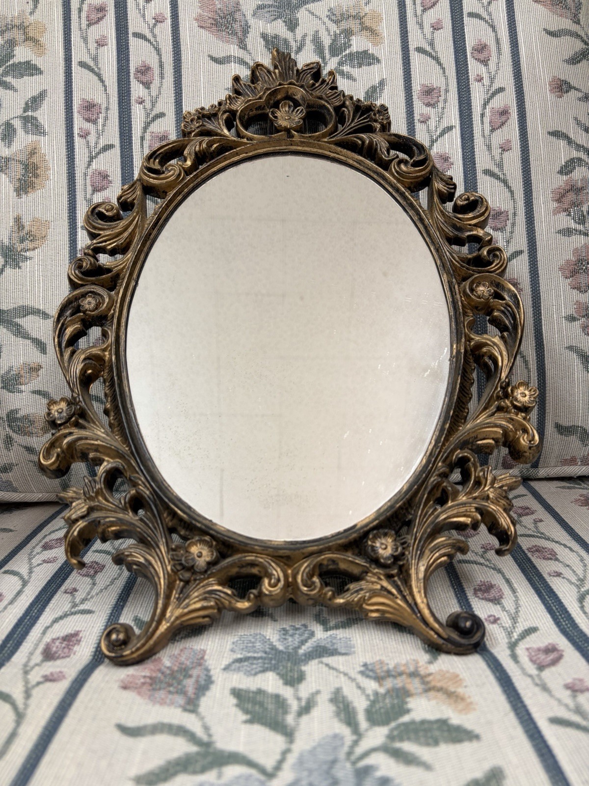 Vtg Hanging Gold Ornate Vanity Mirror Hollywood Regency Mid Century 16.5 x 10.5” Vtg Hanging Gold Ornate Vanity Mirror Hollywood Regency Mid Century 16.5 x 10.5”
