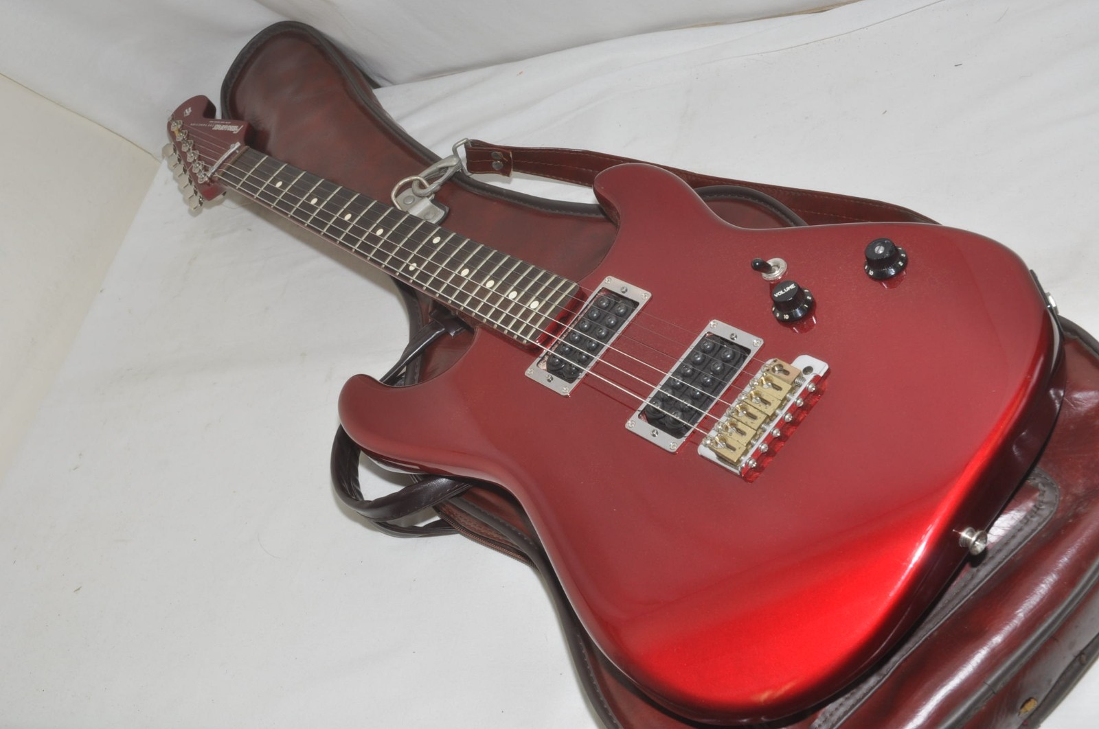 FERNANDES  strat type Electric Guitar RefNo 7829