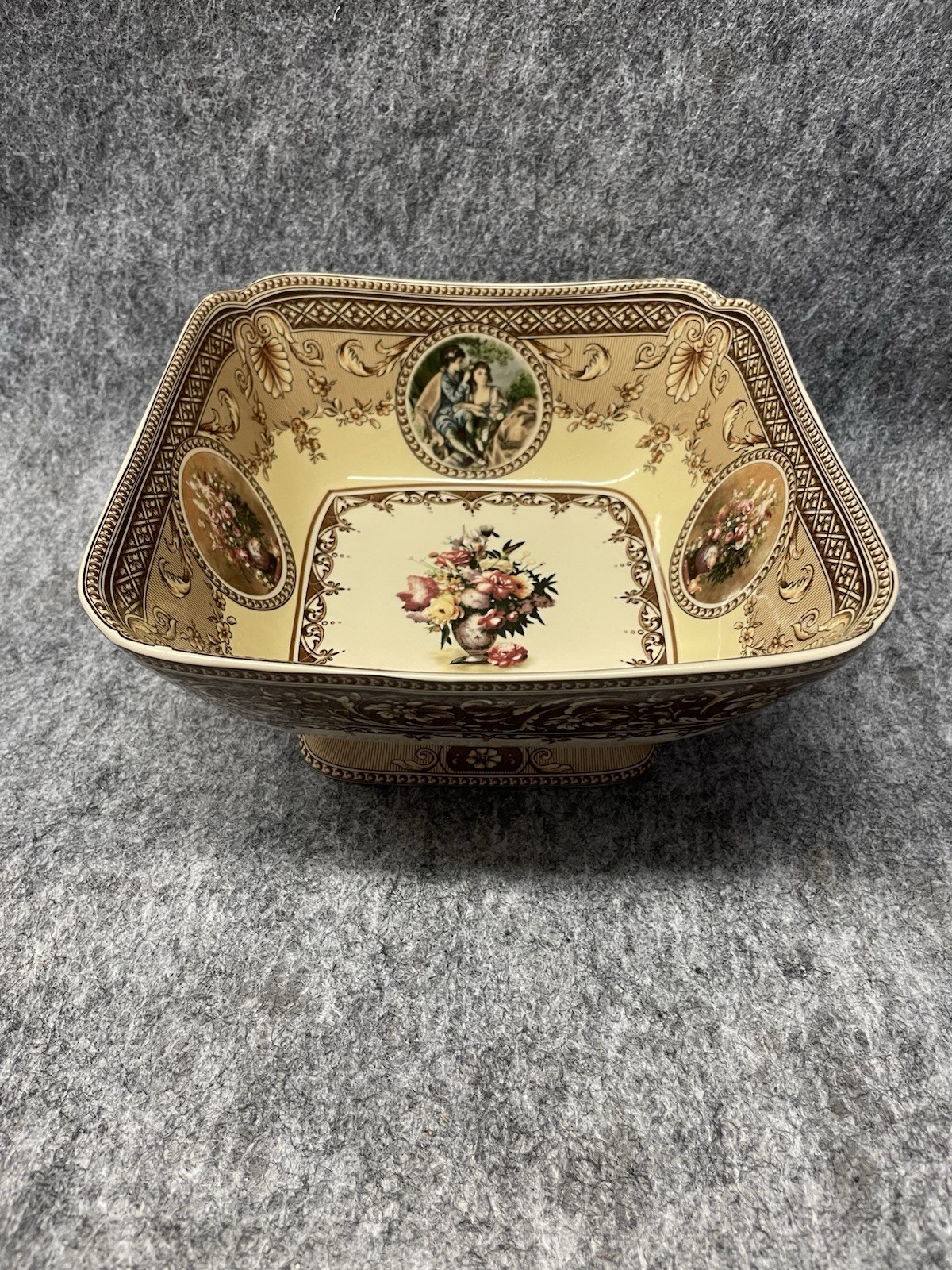 8” Vintage Limoges France Peint à la Main Hand Painted Courting Couple Bowl