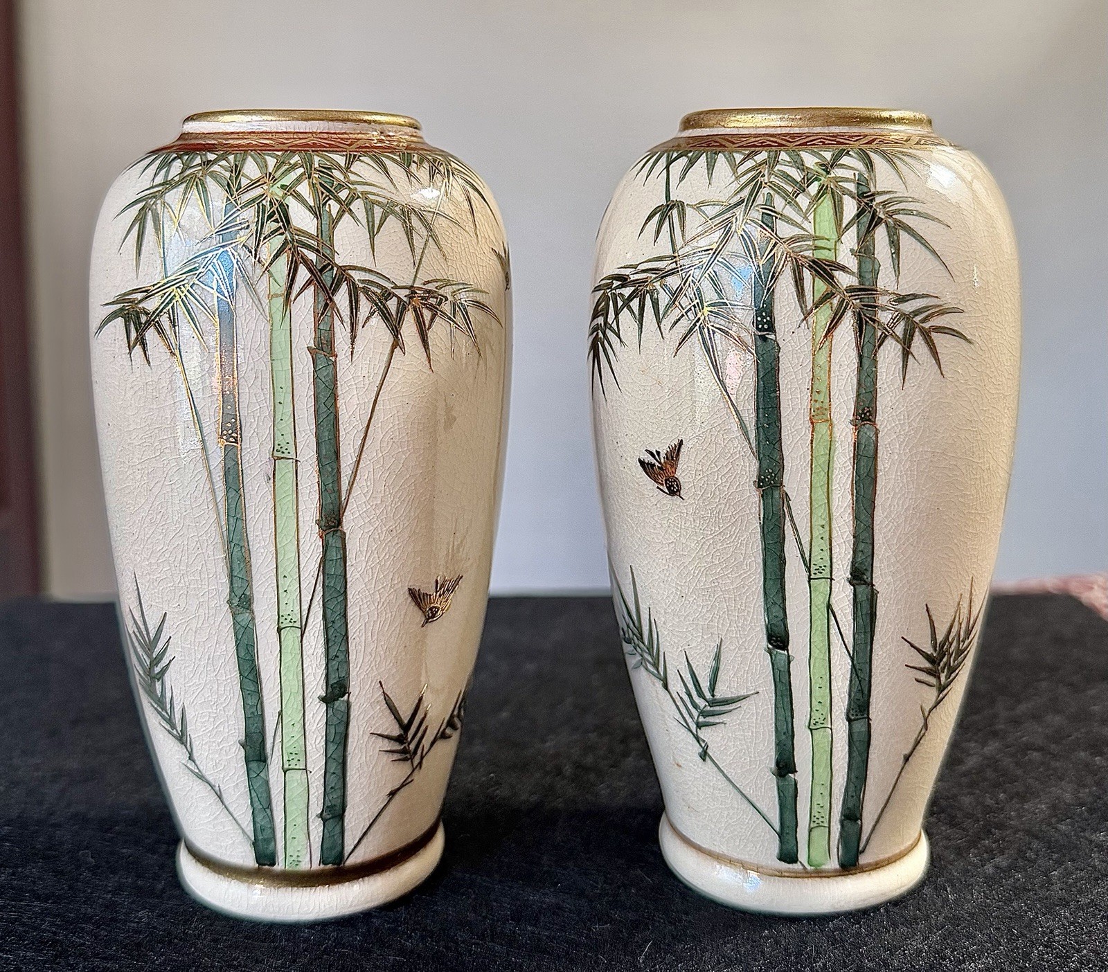 JAPANESE SHOHAN CABINET VASES / MADE IN OCCUPIED JAPAN - CIRCA 1945 / 1952 JAPANESE SHOHAN CABINET VASES / MADE IN OCCUPIED JAPAN - CIRCA 1945 / 1952