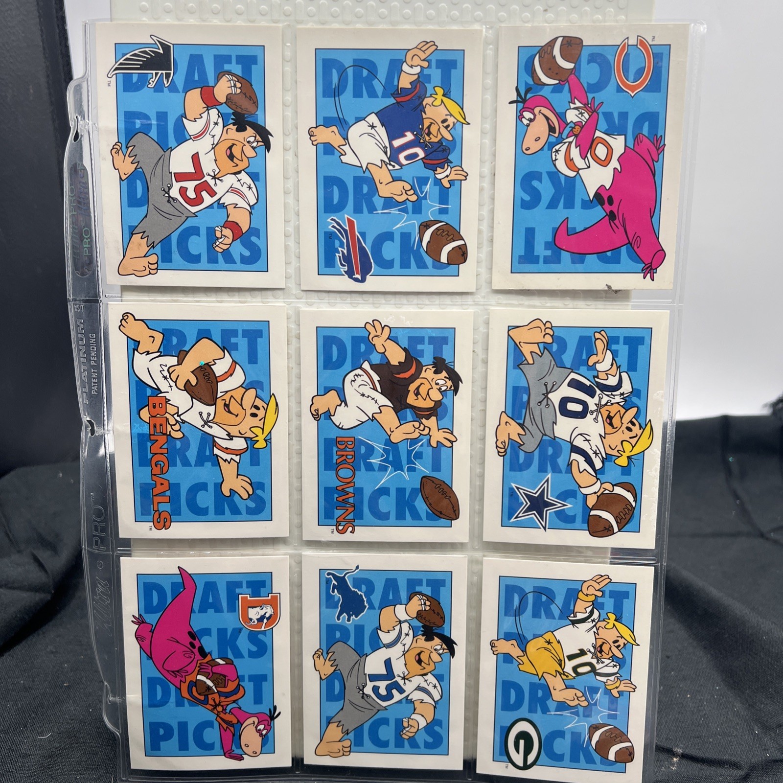 1993 Cardz Flintstones NFL Trading Cards Complete Set 110 Cards, H1, T1 Cards 1993 Cardz Flintstones NFL Trading Cards Complete Set 110 Cards, H1, T1 Cards