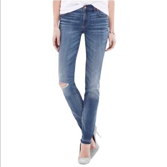 Madewell Women\'s Size 25 Alley Straight Mid Rise Medium Wash Ripped Knee Jeans Madewell Women\'s Size 25 Alley Straight Mid Rise Medium Wash Ripped Knee Jeans