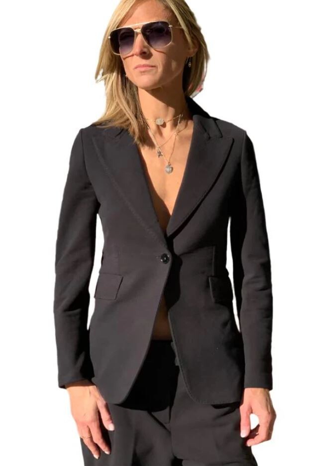 Hana San Blazer NWT One Button Stretch Knit Jacket Retail $495 Womens Size 36 L Hana San Blazer NWT One Button Stretch Knit Jacket Retail $495 Womens Size 36 L