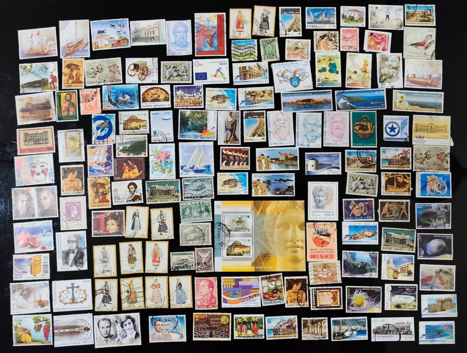 GREECE  130 DIFFERENT 1920-2020  very nice lot Stamps without paper USED