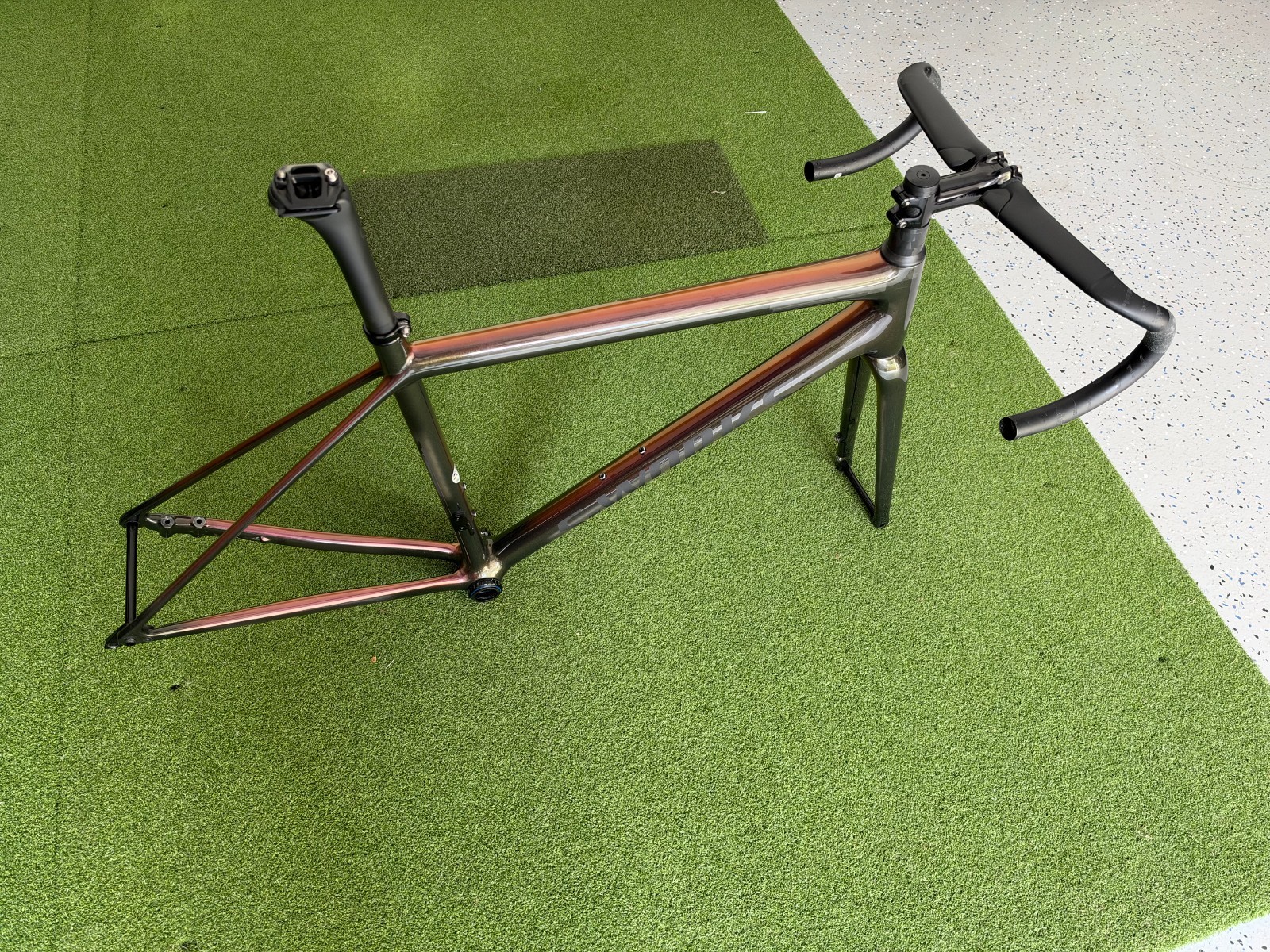 2024 Specialized S-Works Aethos Carbon Frameset 54cm + Rapide Handlebar 2024 Specialized S-Works Aethos Carbon Frameset 54cm + Rapide Handlebar