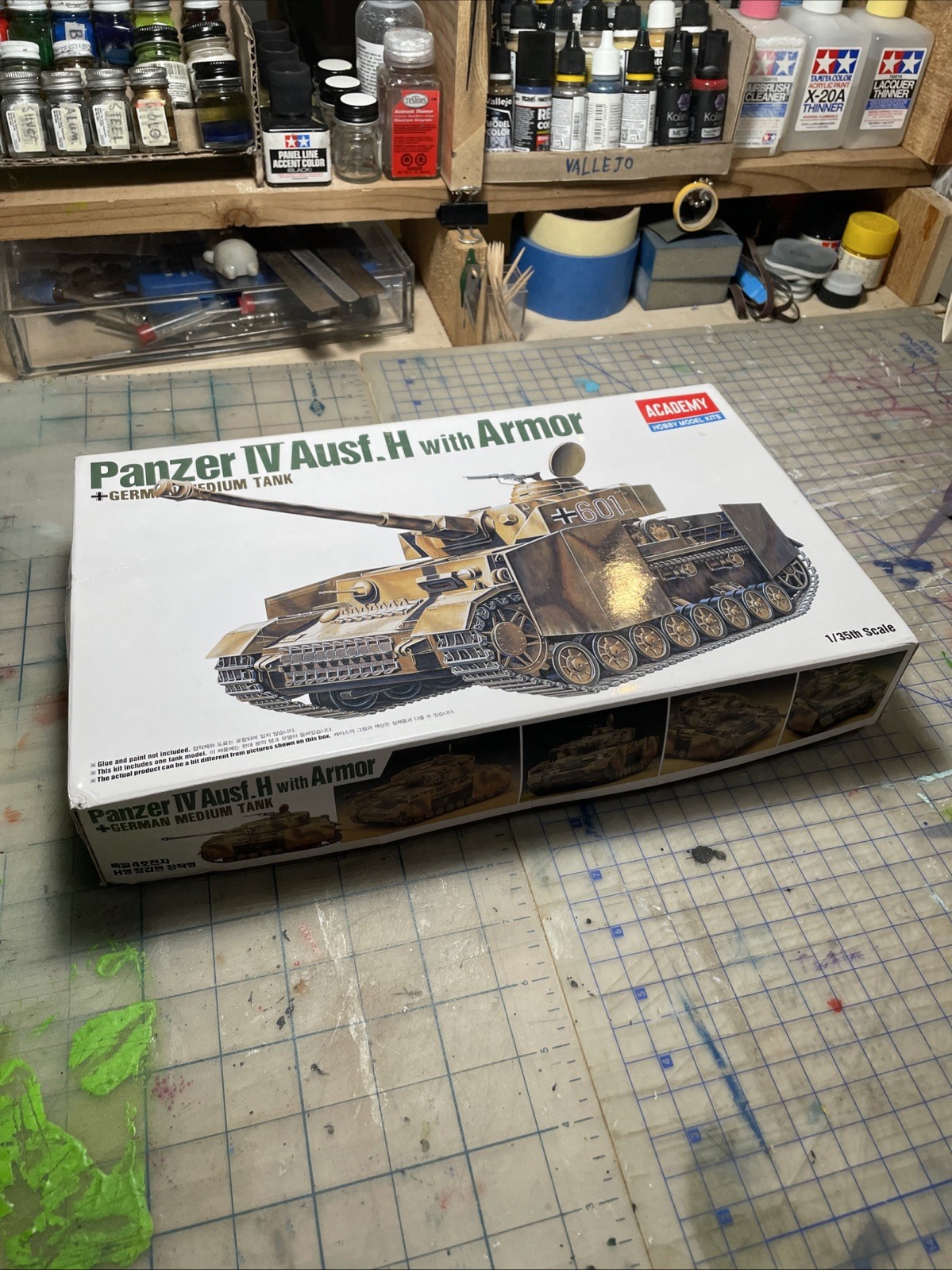 Academy 1:35 Panzer IV Ausf. H With Side Armor German Medium Tank Model Kit New Academy 1:35 Panzer IV Ausf. H With Side Armor German Medium Tank Model Kit New