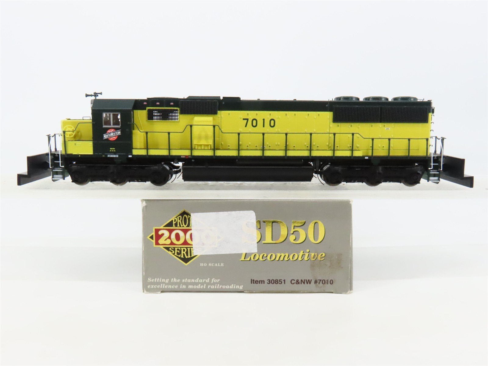HO Proto 2000 30851 CNW Chicago & North Western SD50 Diesel #7010 - DCC Ready
