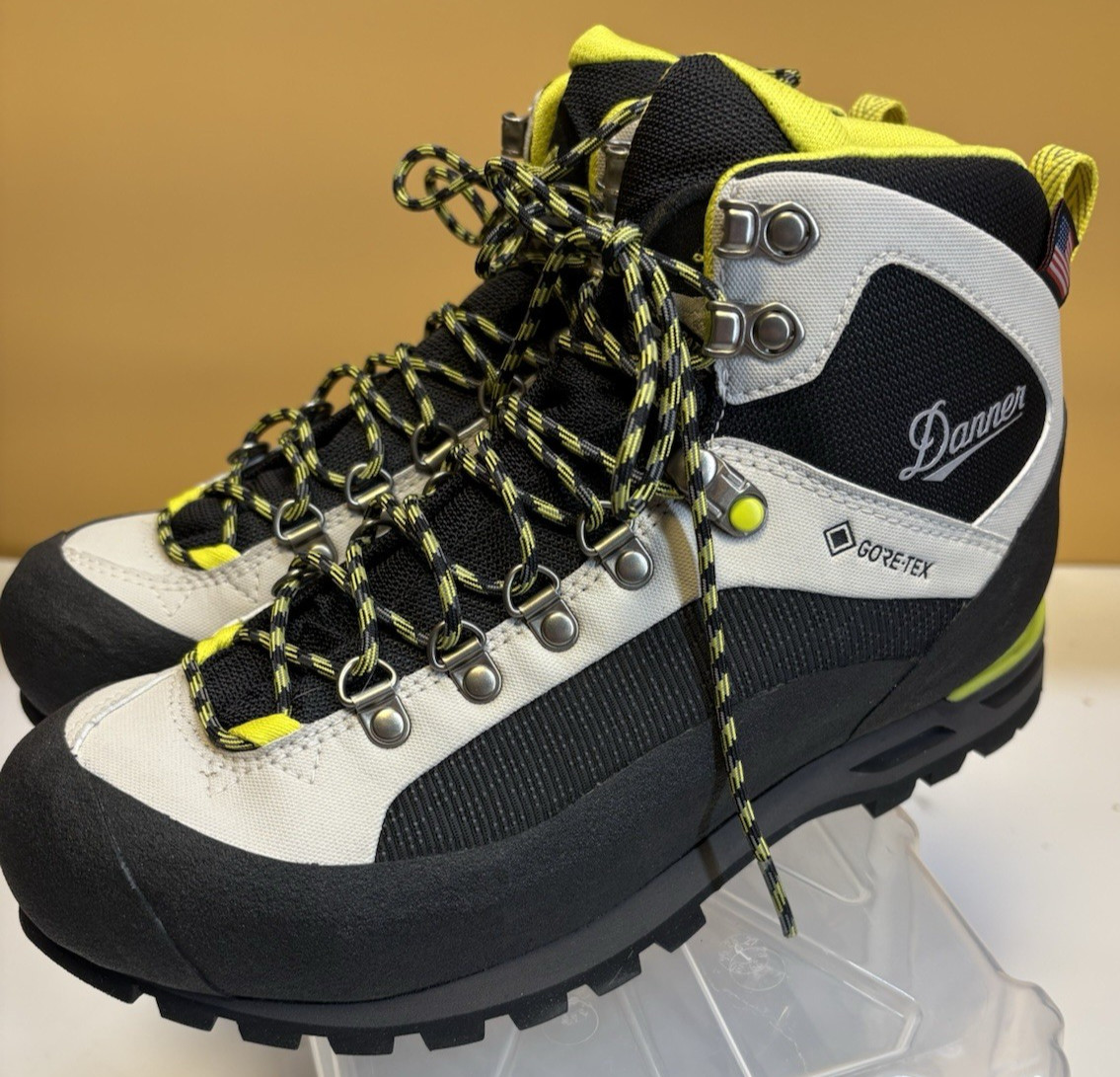 DANNER Crag Rat EVO Size 7 M Ice /Black Gore-Tex Men\'s Hiking Boots RETAIL $379 DANNER Crag Rat EVO Size 7 M Ice /Black Gore-Tex Men\'s Hiking Boots RETAIL $379