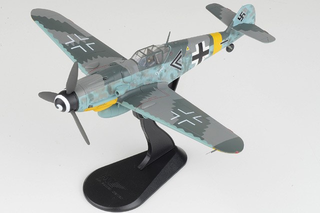 HA8758 Hobby Master Bf 109G 1/48 Model Lufwaffe II./JG 52 HA8758 Hobby Master Bf 109G 1/48 Model Lufwaffe II./JG 52