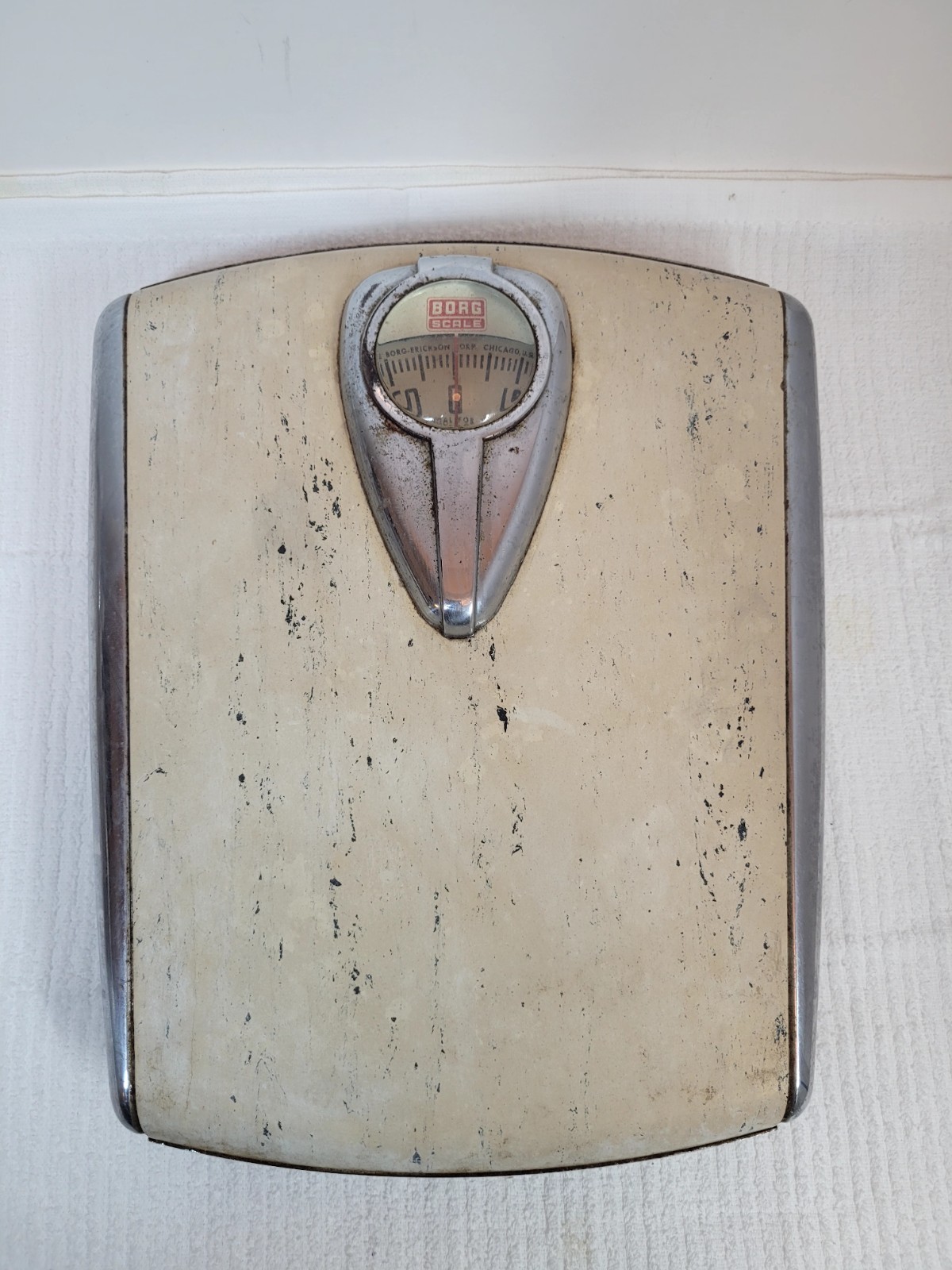 Vintage MCM Borg Bathroom Scale Green Beige Chrome WORKS USA 1950’s Vintage MCM Borg Bathroom Scale Green Beige Chrome WORKS USA 1950’s