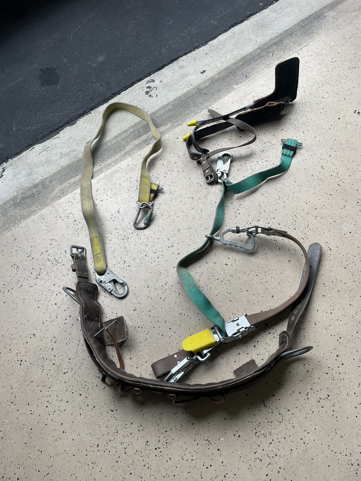 Lineman Climbing Gear Bashlin Hooks Buckinghamm Belt, Secondary and a bucksqueez