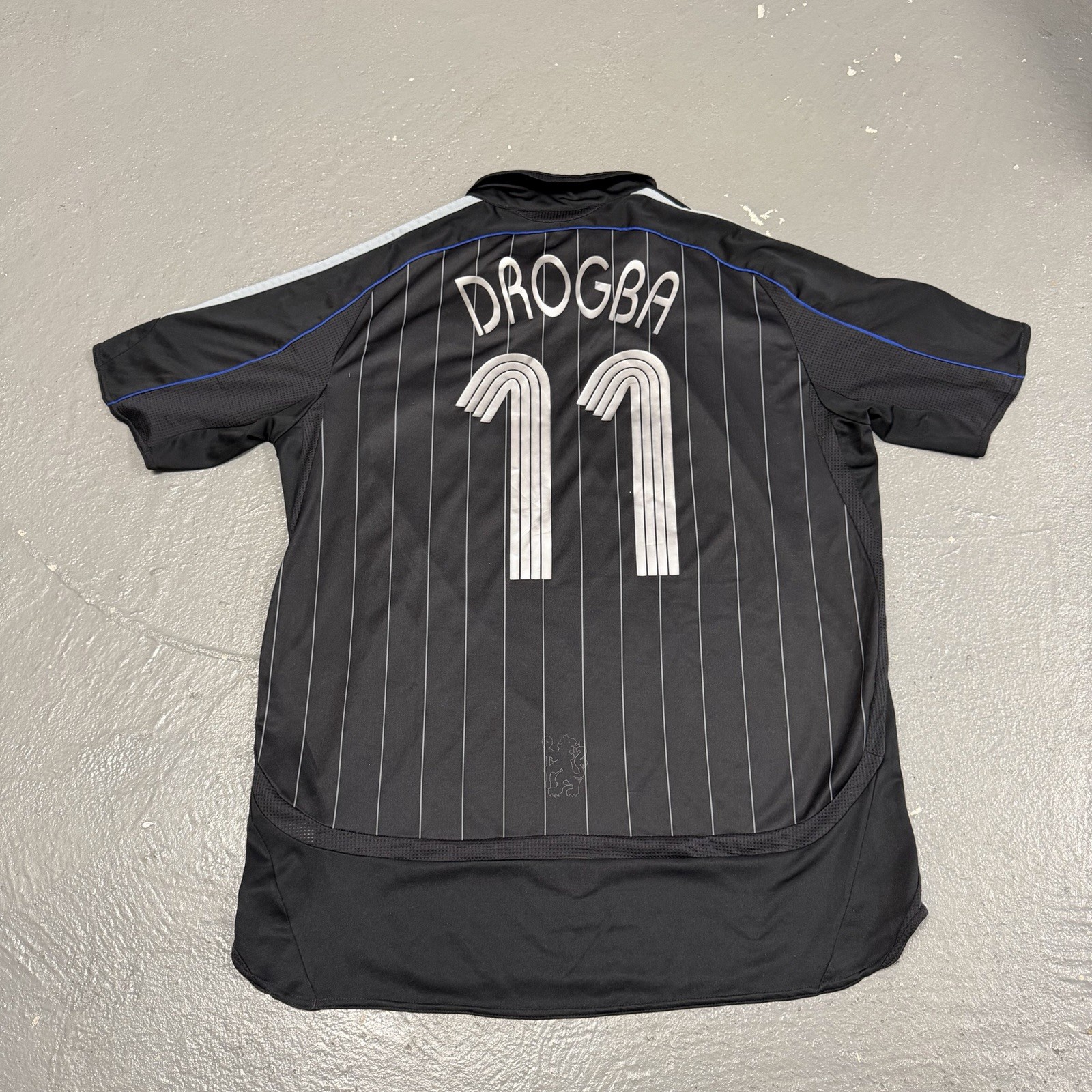Chelsea FC 2006/07 Black Third Jersey UCL PATCH *#11 DROGBA* SIZE LARGE Chelsea FC 2006/07 Black Third Jersey UCL PATCH *#11 DROGBA* SIZE LARGE